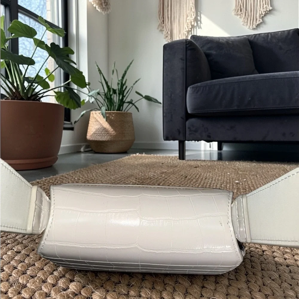 JW Pei Croc Embossed Mini Shoulder Bag Cream Vegan Leather Gold Hardware - Picture 8 of 13